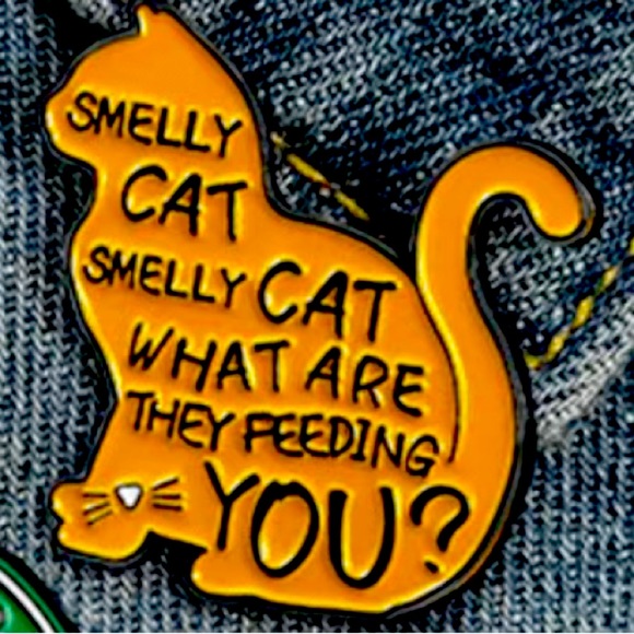 Friends Smelly Cat Pin - Picture 3 of 6